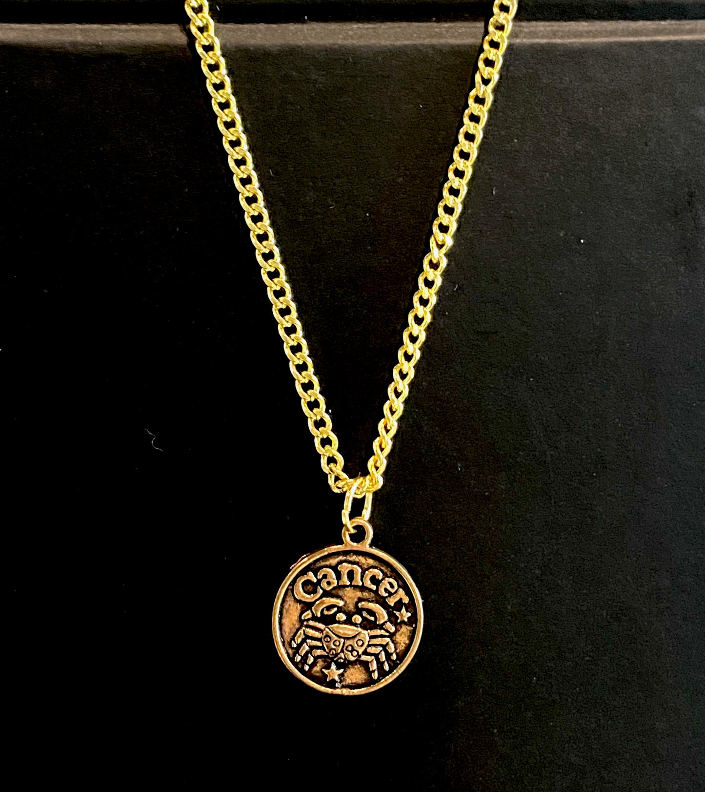 Astrological Sign Necklace (Gold)