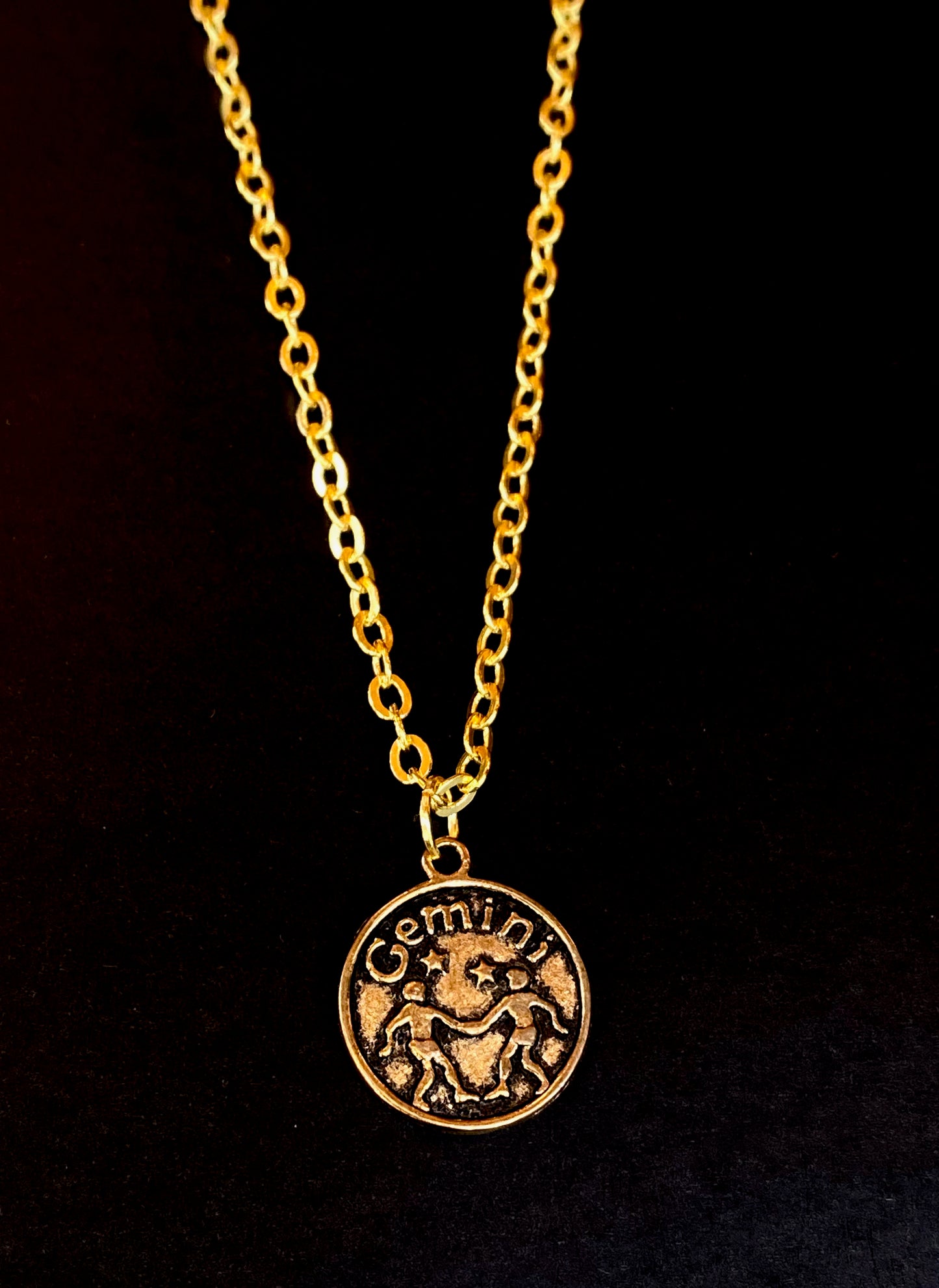 Astrological Sign Necklace (Gold)